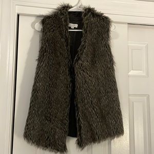 FUR SWEATER VEST